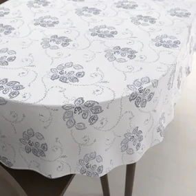 Biante Bavlnený oválny obrus Sandra SA-090 Modré popínavé kvety na bielom 140x160 cm