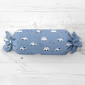 Biante Detský vankúš valec bonbon Sandra SA-589 Traktory a autíčka na modrom 15x40 cm