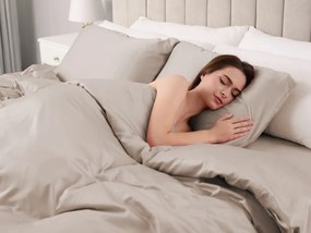 Biante Saténové posteľné obliečky ST-005 Latte Dvojlôžko francúzske 220x200 a 2ks 70x90 cm