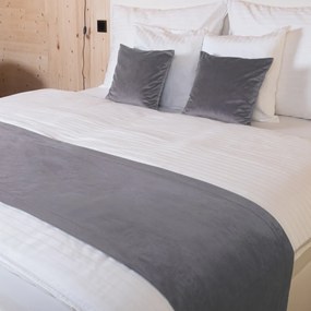 Biante Zamatový prehoz/behúň na posteľ Velvet Prémium SVP-013 Sivý 50x220 cm