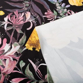 Biante Zamatový štvorcový obrus Tamara TMR-019 Záhradné kvety na čiernom 80x80 cm