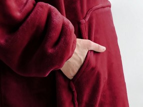 XPOSE® Mikroplyšová mikinová deka s barančekom - vínová