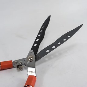 XTline Nožnice na živý plot, teleskopické, vlnitá čepeľ 640–870 mm XT93935