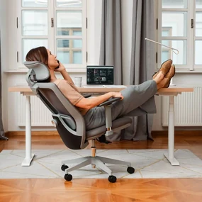 Liftor Space ergonomická kancelárska stolička, čierna