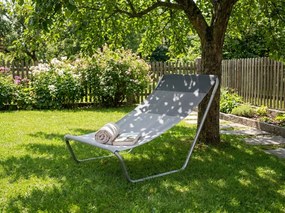 Skladacie plážové ležadlo SAND, sivé pruhy