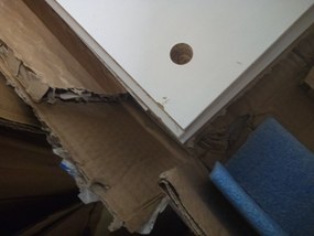AKCIA TV stolík CAROL 160 cm, biela/zlatá II. akosť