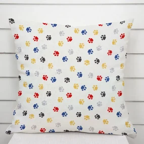 Biante Detská dekoračná obliečka na vankúš Leona LN-012 Farebné labky na krémovom 30 x 50 cm