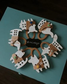 Montessori drevená prepletacia hračka - pes Oskar