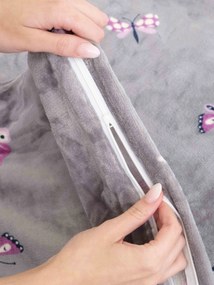 Obliečka na vankúš mikroplyš Exclusive 50 × 70 cm - Motýliky sivé