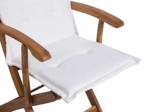 Sada dvoch záhradných stoličiek s bielymi vankúšmi MAUI Beliani