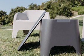 PETRA ARMCHAIR plastové kreslo, sivé