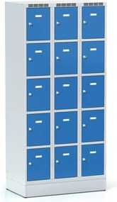 Šatníková skrinka S6 na sokli s úložnými boxami, 15 boxov, 1920 x 900 x 500 mm, otočný zámok, modré dvere
