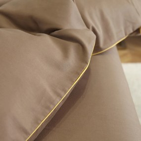Dekorstudio Elegantné posteľné obliečky s lemovkou PGW - 05 v hnedej farbe Rozmer posteľných obliečok: Šírka x Dĺžka: 140x200cm + 1ks 70x80 cm