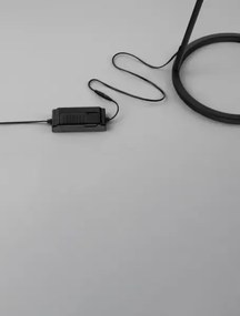 Dizajnová stojaca lampa Flute čierna
