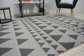 Koberec SENSE Micro 81243 Trojuholníky strieborný/antracit