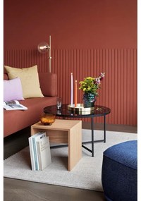 Odkladací stolík z dubového dreva Hübsch Less, 40 x 40 cm