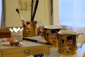 HOME ELEMENTS Porcelánový hrnček 360 ml, Klimt Bozk tmavý