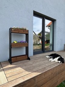 Drevený stojan na kvetináče – 3-poschodový, hnedý