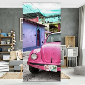 Moderný deliaci Ružový VW Beetle