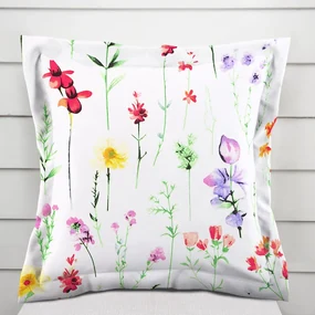 Biante Bavlnená obliečka na vankúš s lemom Sandra SA-492 Kvetovaná lúka na bielom 60 x 60 cm