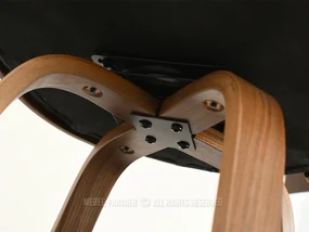 Stolička Hook (orech tmavý). Vlastná spoľahlivá doprava až k Vám domov. 1110612