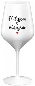 MILUJEM &amp; VÍNUJEM - biely nerozbitný pohár na víno 470 ml