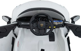 Ramiz Lamborghini Revuelto vozidlo Biela