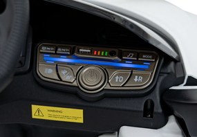 Ramiz Lamborghini Revuelto vozidlo Biela