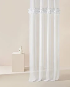 Biela záclona FRILLA s volánmi na stieborné priechodky 300 x 250 cm