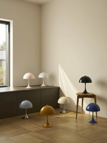Louis Poulsen Prenosná lampa Panthella 250 Opaque Burgundy