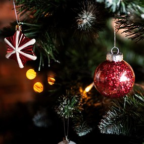 Sada vánočních ozdob na stromeček Red Santa 149 ks červená/bílá