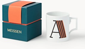 Westwing x MEISSEN, Ručne vyrobený hrnček's ozdobným motívom Initials
