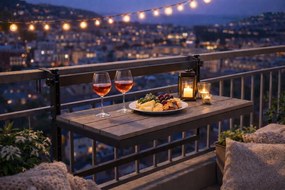 Závesný balkónový stolík na zábradlie