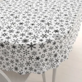 Biante Vianočný bavlnený oválny obrus Sandra SA-403 Čierne vločky na bielom 140x220 cm
