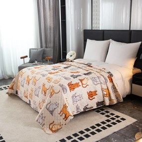 Prehoz na posteľ COLORED CATS krémový Rozmer: 220 x 240 cm