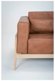 Koňakovohnedá pohovka z byvolej kože s konštrukciou z masívneho dubového dreva Gazzda Fawn, 210 cm