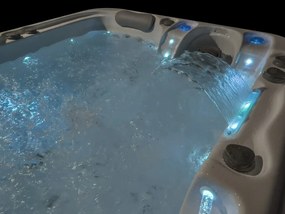 Vírivka Waterwave Spas LEVIS – 3 miesta, 40 trysiek