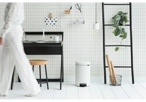 Biely nášľapný oceľový odpadkový kôš 12 l NewIcon – Brabantia