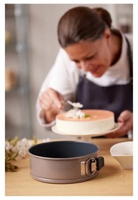 Oceľová forma na pečenie torty 3,1 l – Blomsterbergs