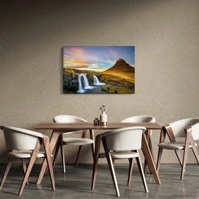 Obraz hory a vodopádov na Islande (90x60 cm)