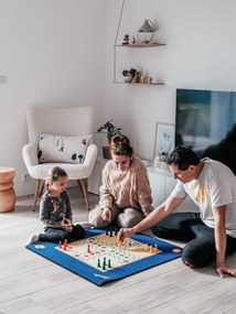 Hrací koberec Človeče nehnevaj sa + figúrky a kocka - 92x92 cm