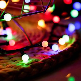 Vnútorná LED vianočná reťaz s guličkami - rôznofarebná, 10m, 80 LED