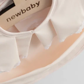 Luxusný umývateľný podbradník New Baby 34x25 cm girl