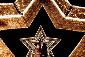 DECOLED LED hviezdicová brána teplá biela 510 × 410 × 75 cm, 36 V, výkon 95,2 W, zo 4 častí