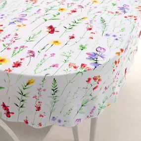 Biante Bavlnený oválny obrus Sandra SA-492 Kvetovaná lúka na bielom 140x220 cm