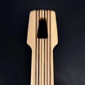 AMADEA Drevená doštička s drážkou v tvare gitary, masívne drevo, 42x20x2 cm