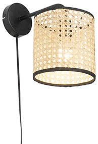 Rustikálna nástenná lampa čierna s ratanovým tienidlom - Kata