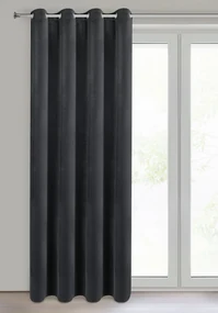 ZATEMŇOVACÍ ZÁVES (100%) NA KRÚŽKOCH NITA 140X250 CM ČIERNA