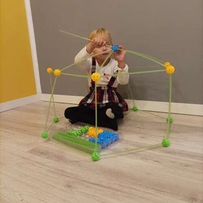 KRUZZEL Slamková stavebnica detskej pevnosti Funstruction - svietiaca - 64+36 ks