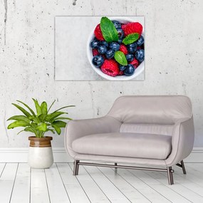 Sklenený obraz - miska s lesným ovocím (70x50 cm)